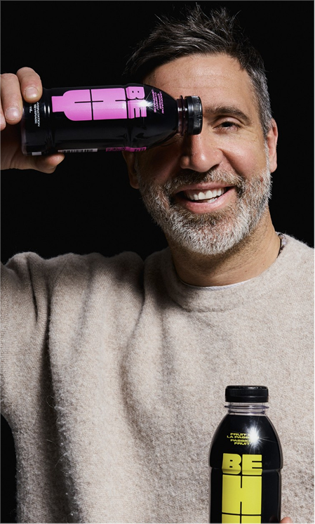 Ancien joueur de la LNH, vainqueur de la Coupe Stanley, plus de 1 000 matchs joués